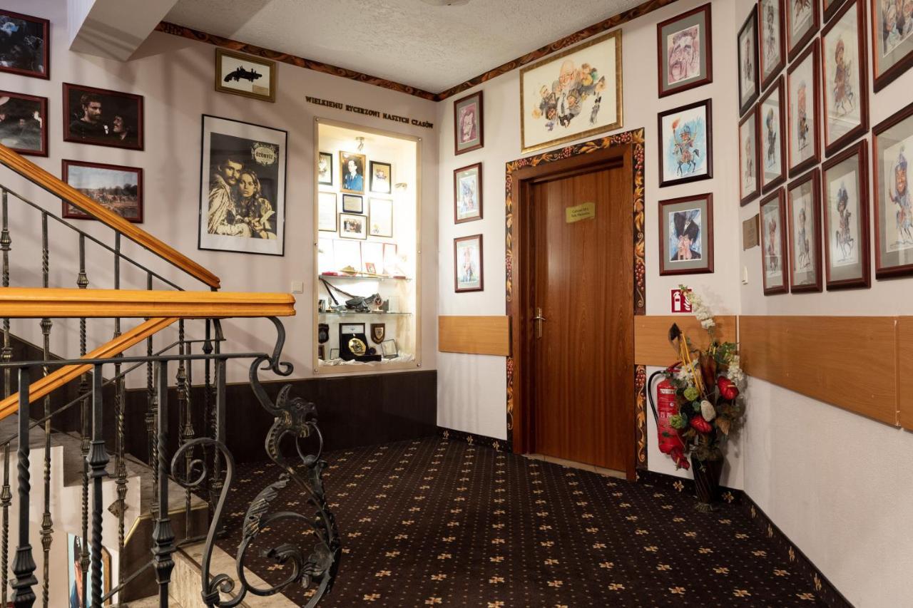 Hotel Trylogia Zielonka  Εξωτερικό φωτογραφία
