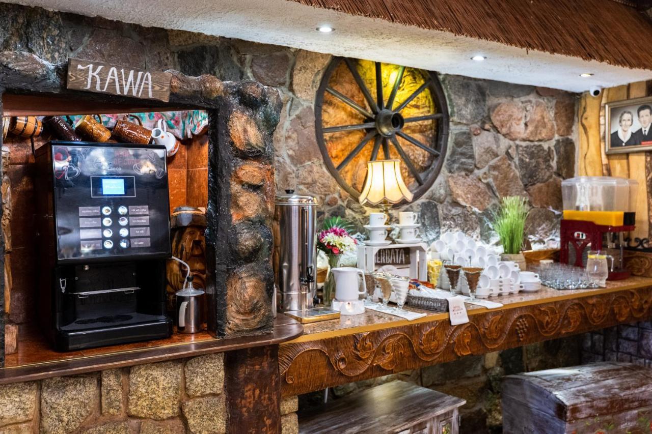 Hotel Trylogia Zielonka  Εξωτερικό φωτογραφία