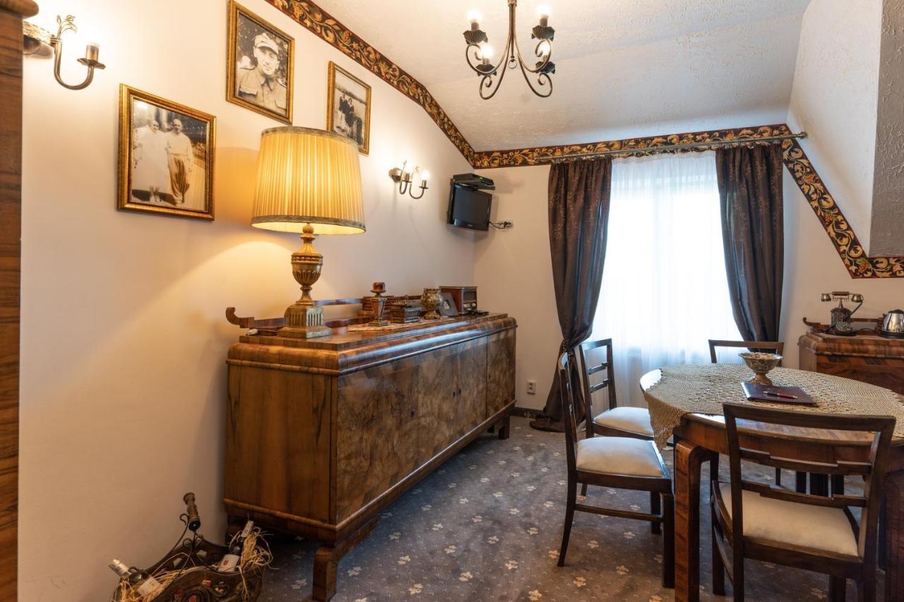 Hotel Trylogia Zielonka  Εξωτερικό φωτογραφία