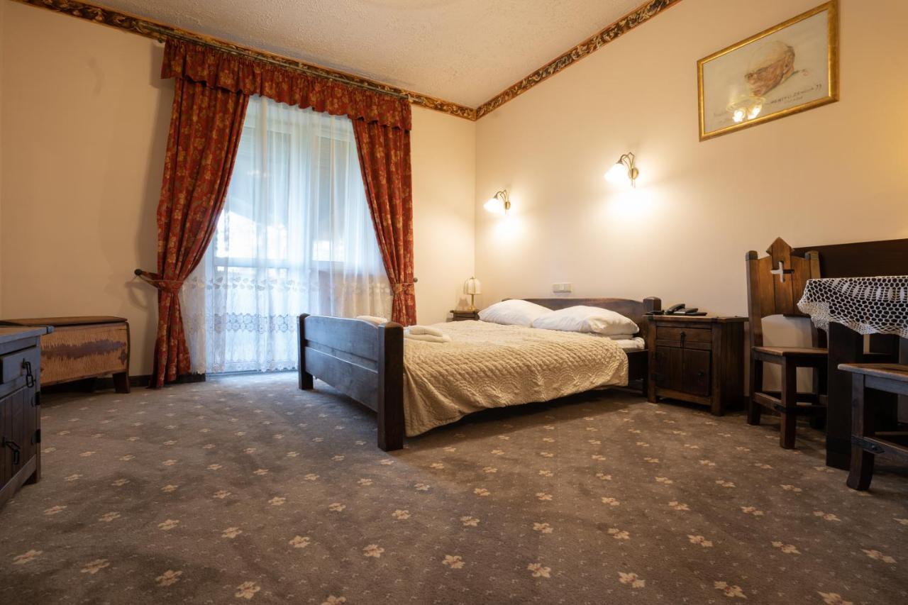 Hotel Trylogia Zielonka  Εξωτερικό φωτογραφία