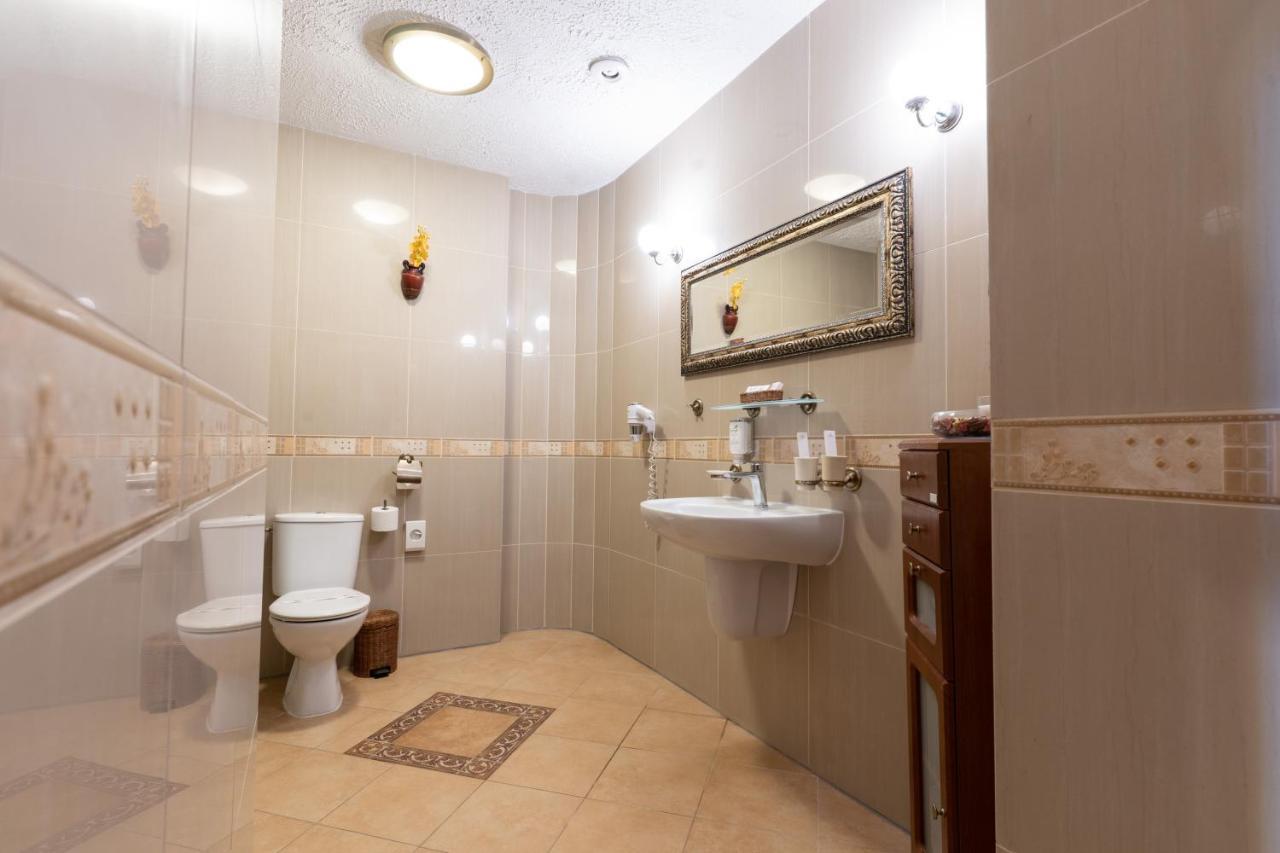Hotel Trylogia Zielonka  Εξωτερικό φωτογραφία