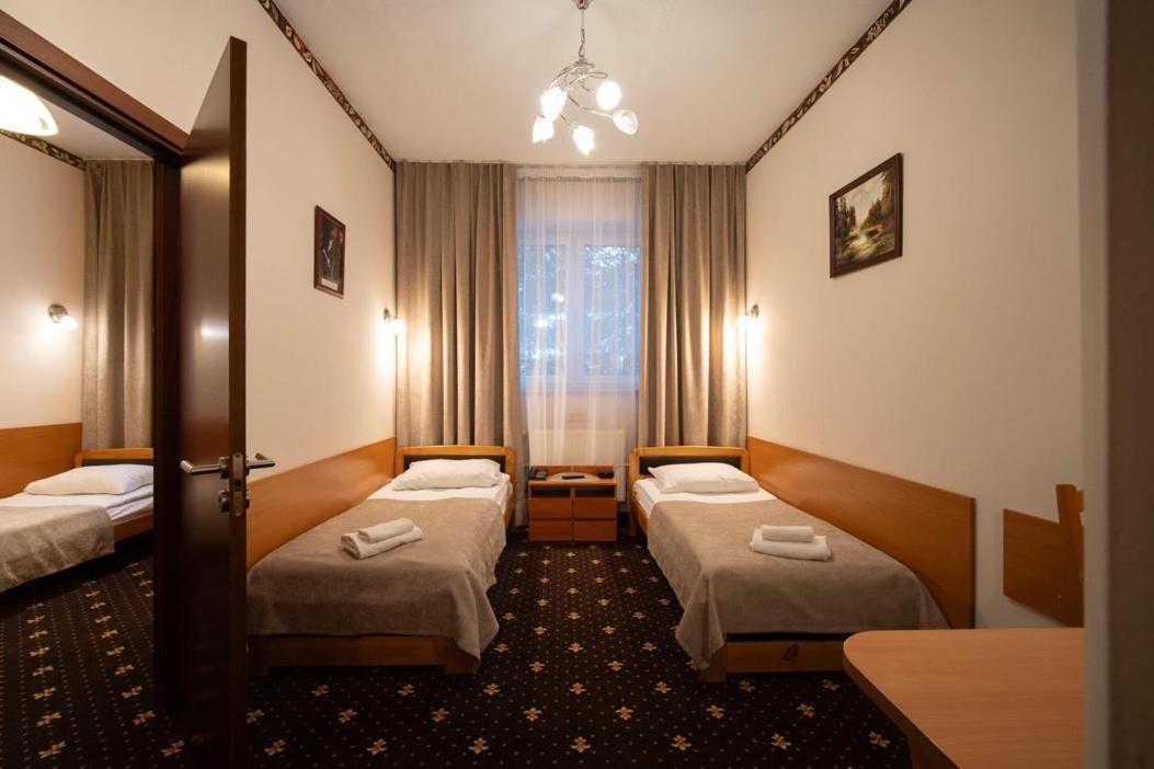 Hotel Trylogia Zielonka  Εξωτερικό φωτογραφία