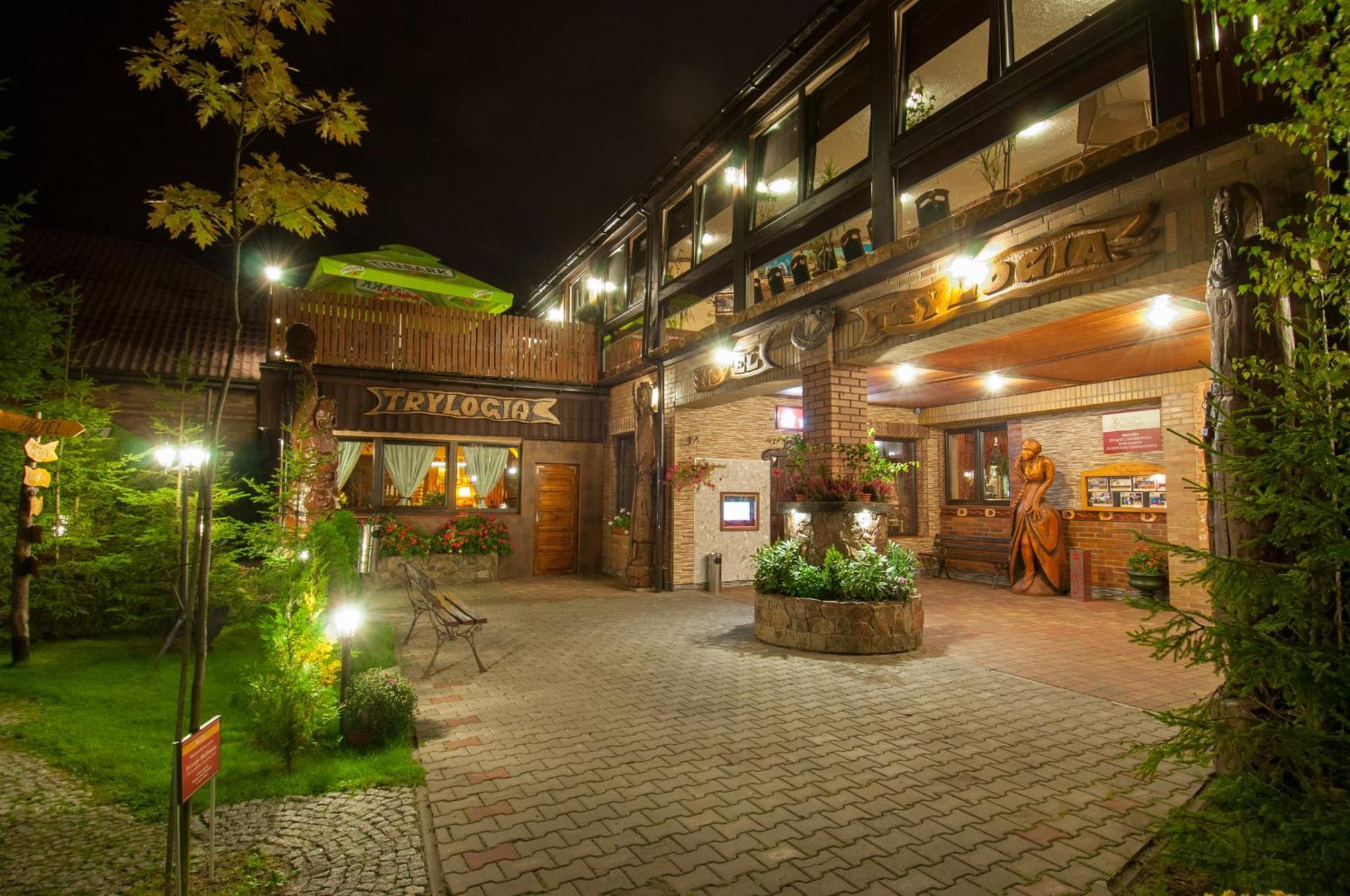 Hotel Trylogia Zielonka  Εξωτερικό φωτογραφία